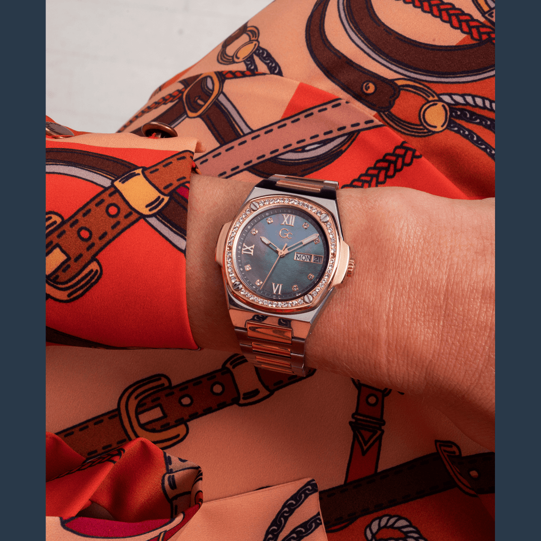 Gc Coussin Shape Lady Large Size Metal Y98001L5MF