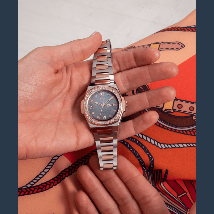 Gc Coussin Shape Lady Large Size Metal Y98001L5MF