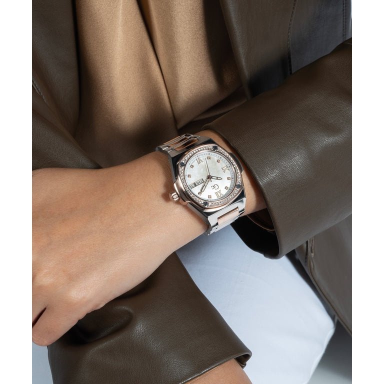 Gc Coussin Shape Lady Large Size Metal Y98005L1MF