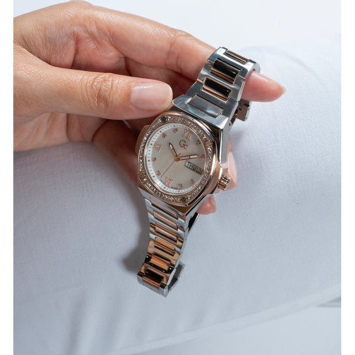 Gc Coussin Shape Lady Large Size Metal Y98005L1MF