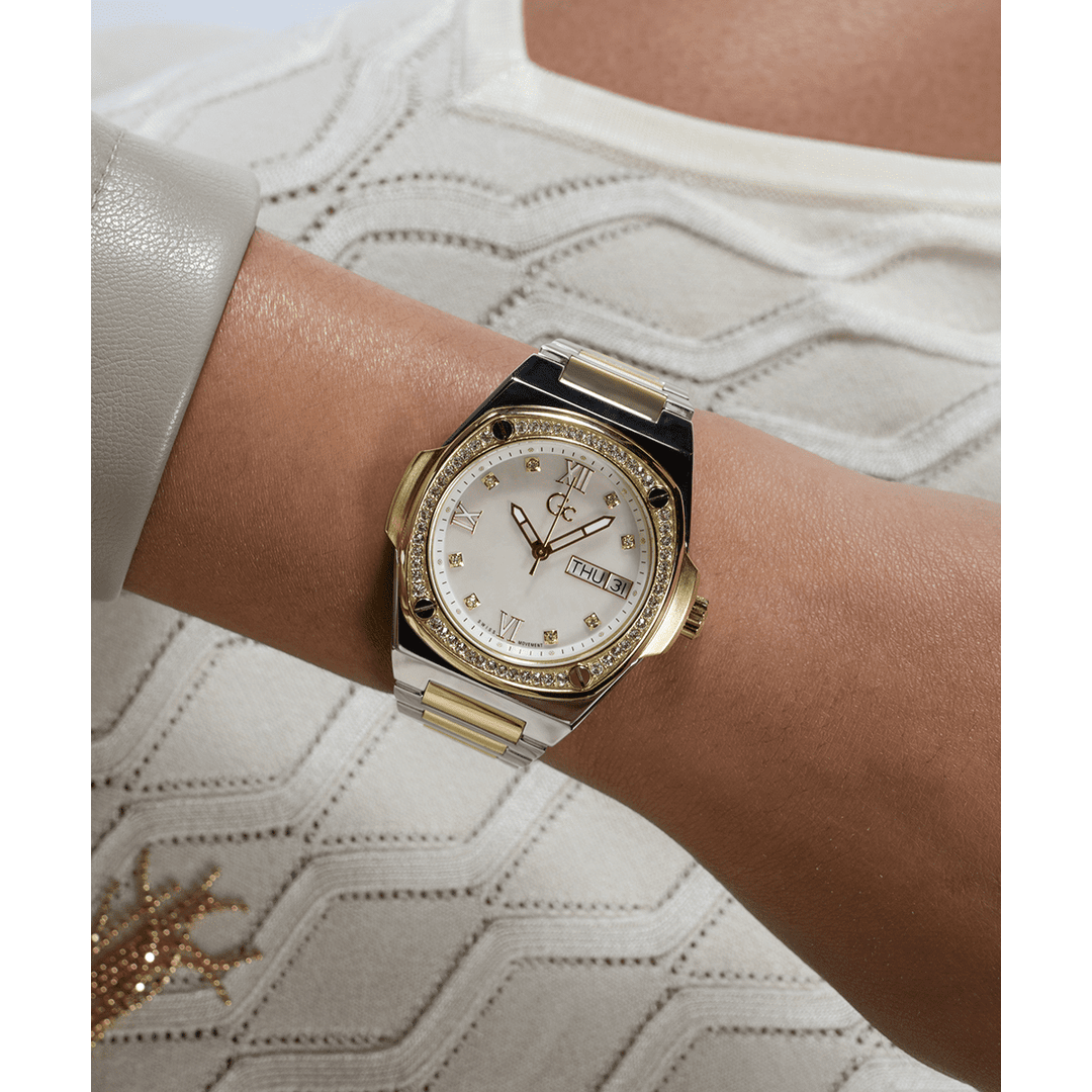 Gc Coussin Shape Lady Large Size Metal Y98008L1MF