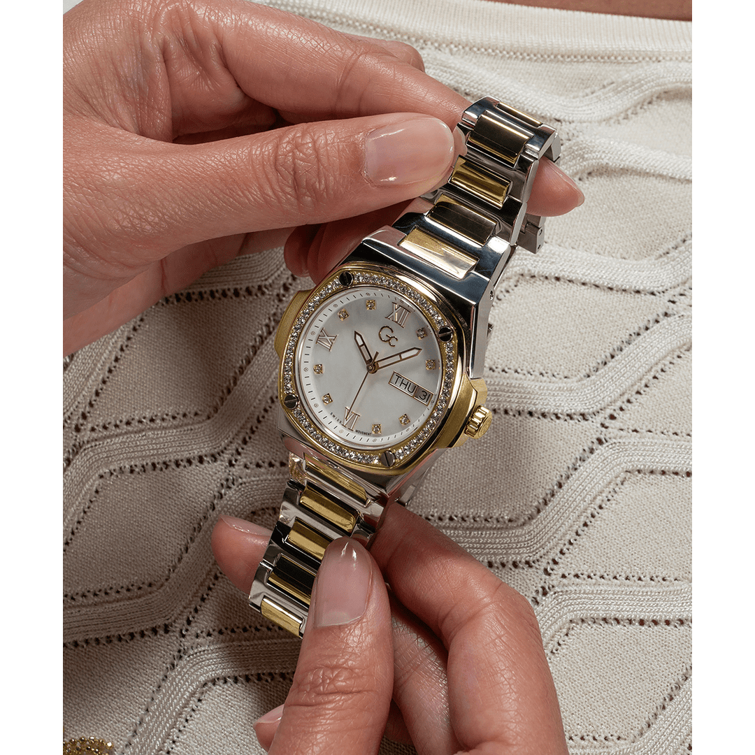 Gc Coussin Shape Lady Large Size Metal Y98008L1MF