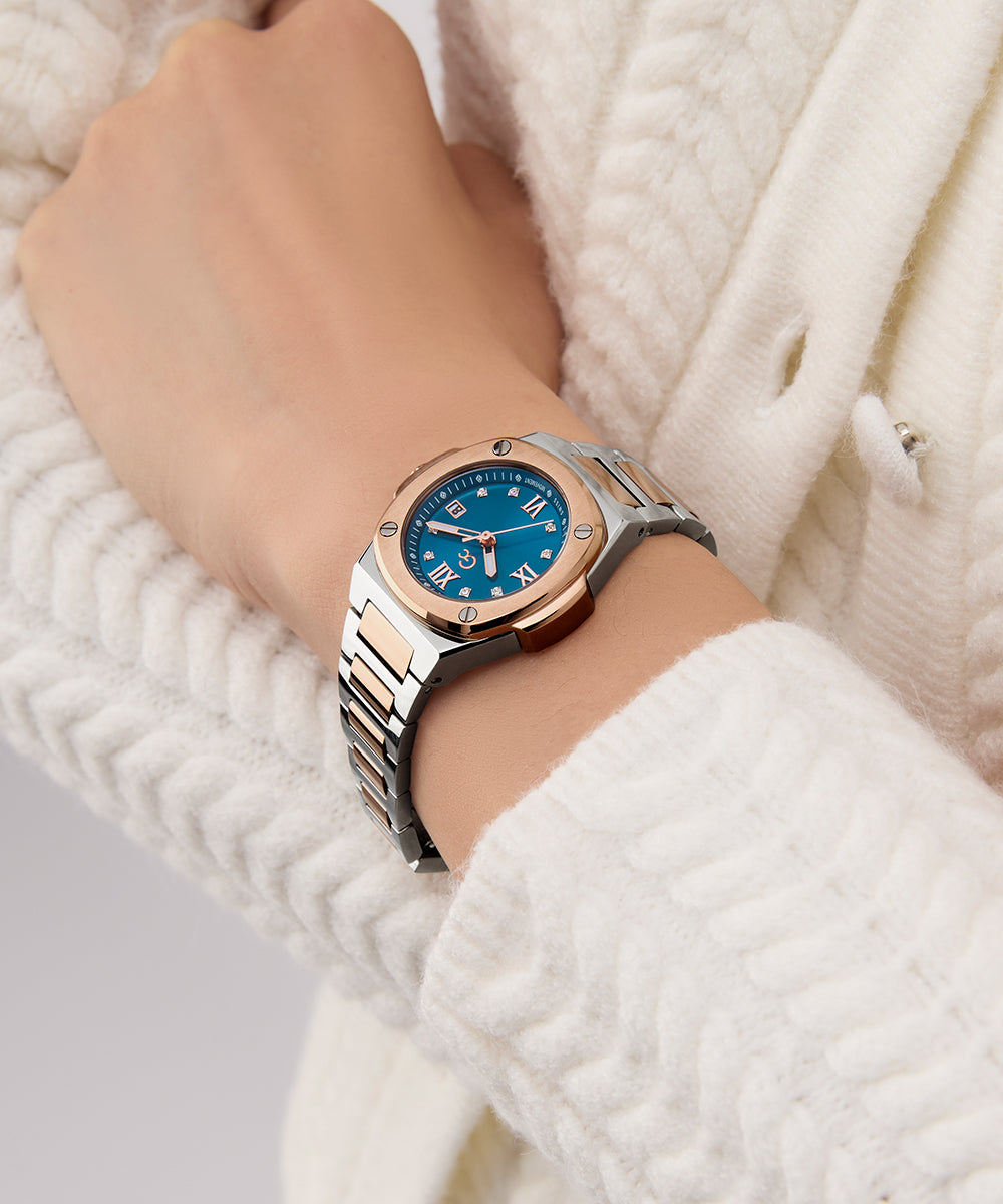 Gc Watch Coussin Shape Mini Z12011L7 Blue Dial Women&