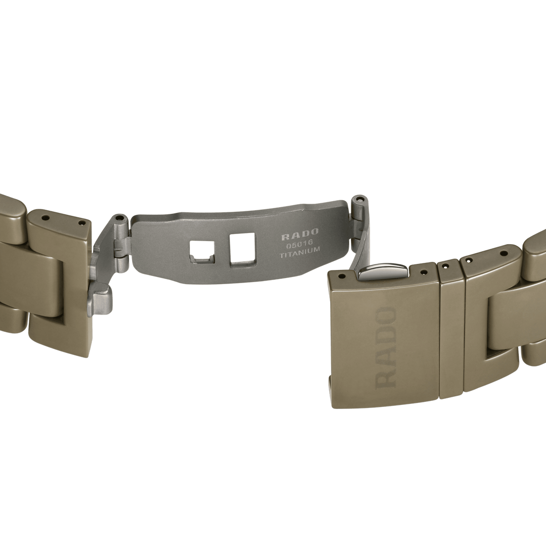 Rado Captain Cook High-Tech Ceramic Skeleton R32150162