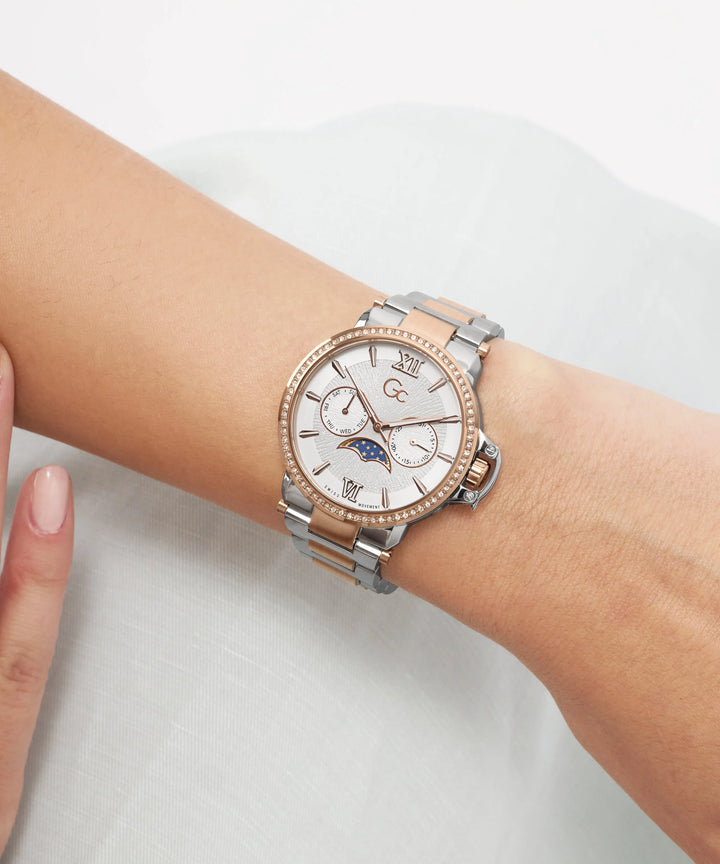 Gc MoonChic Z69002L1 White Dial Watch