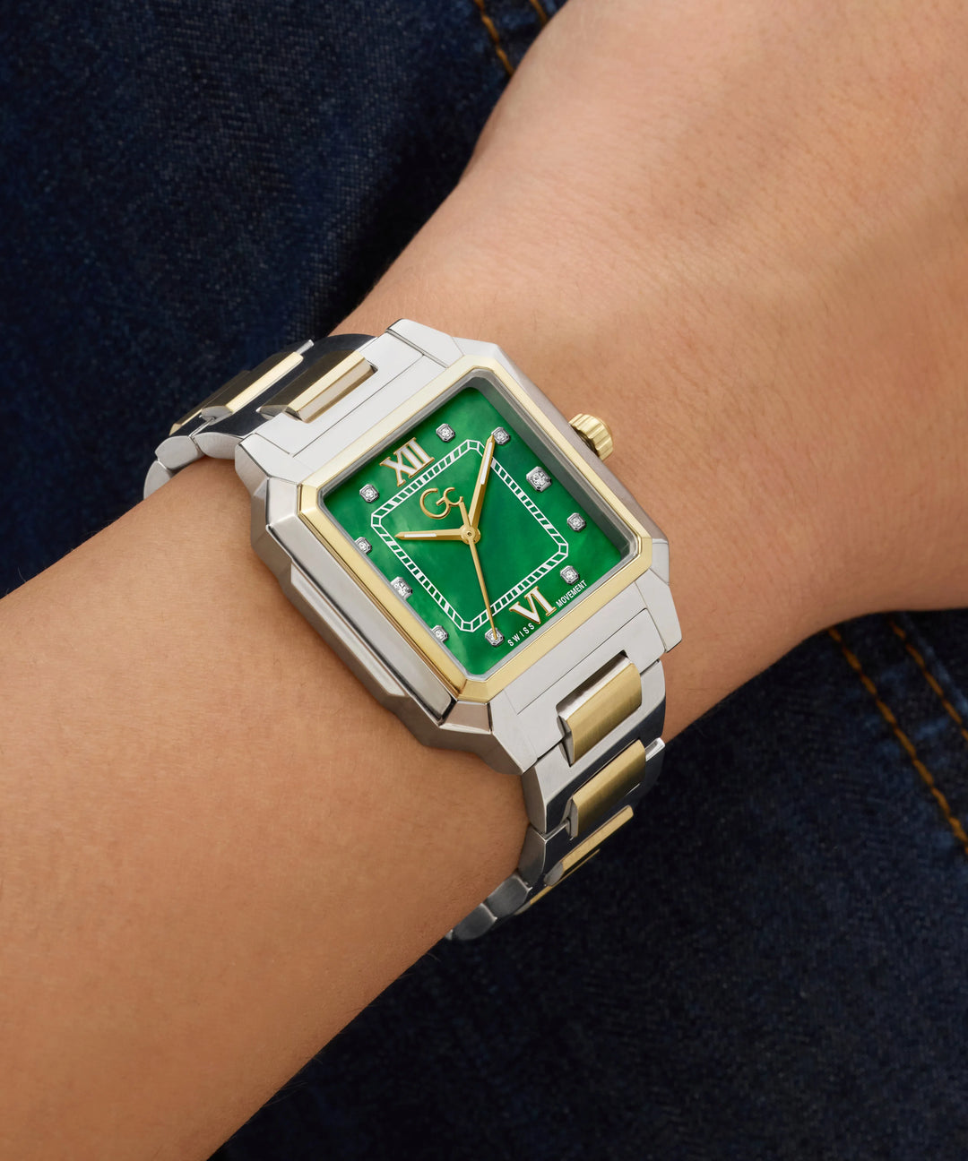 Gc SquareCut Lady 32mm Green Mother-of-Pearl Dial Women&