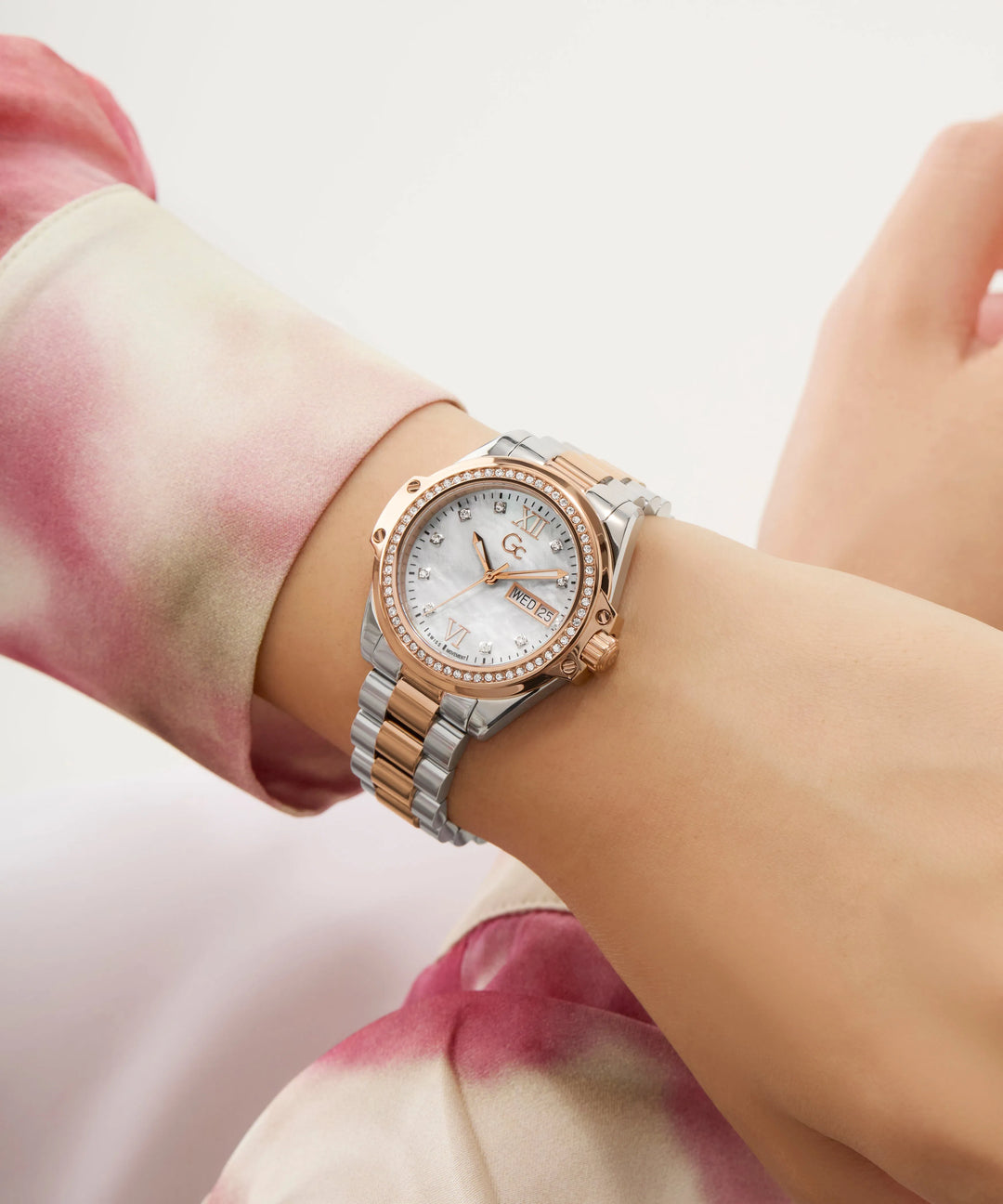 GUESS Gc Bolt Lady Z53001L1 Silver Rose Gold Dial Women&