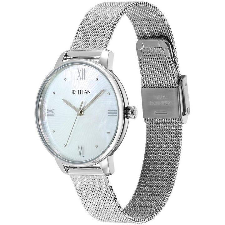 TITAN Women Max NS95238SM01