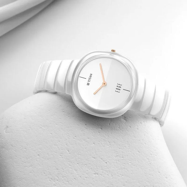Titan Edge Squircle nu1841qc03 White Dial Unisex Watch