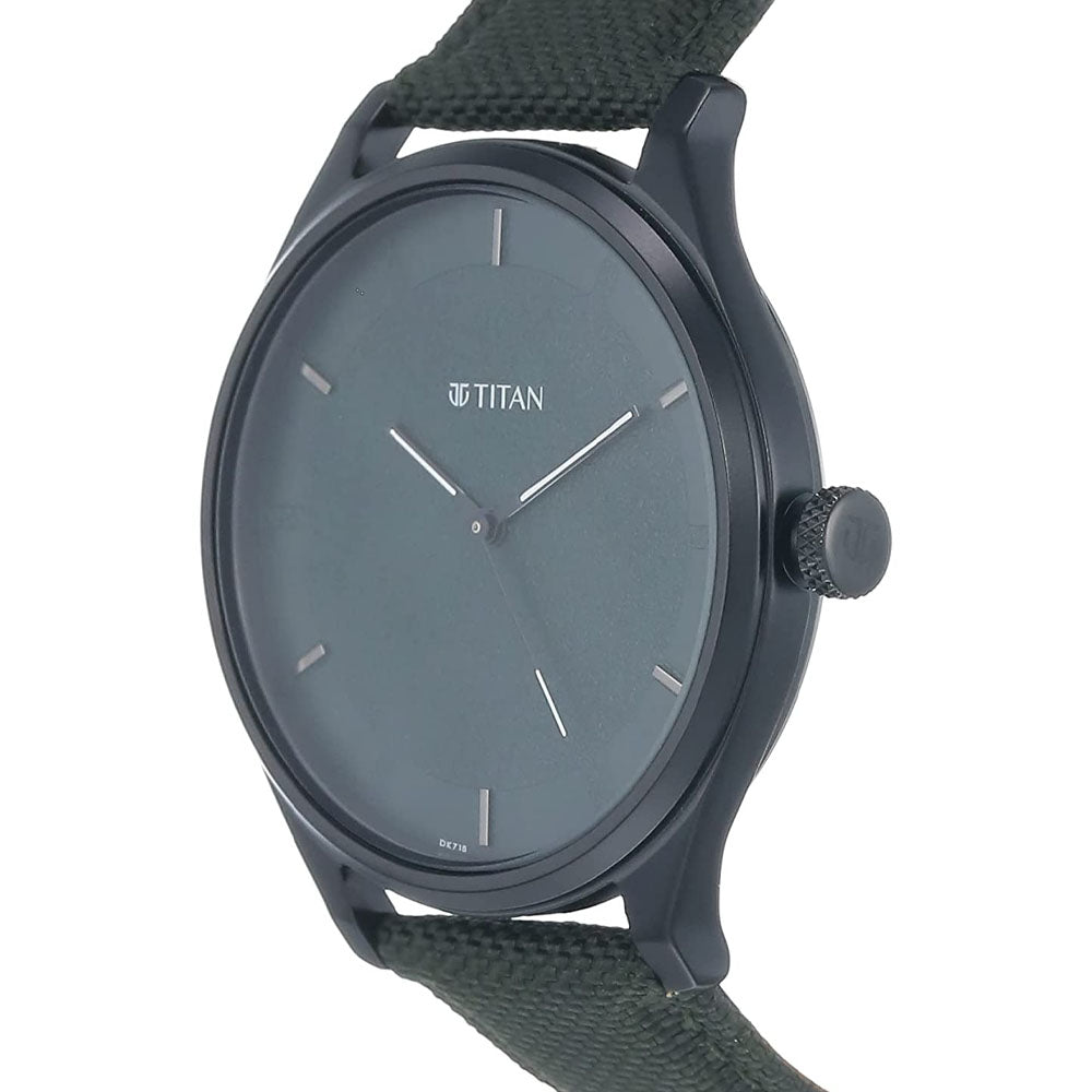 Titan Men Metal Analog Watch -Nr1743Nm01, Band Color-Black,Dial Color-Black  : Amazon.in: Watches