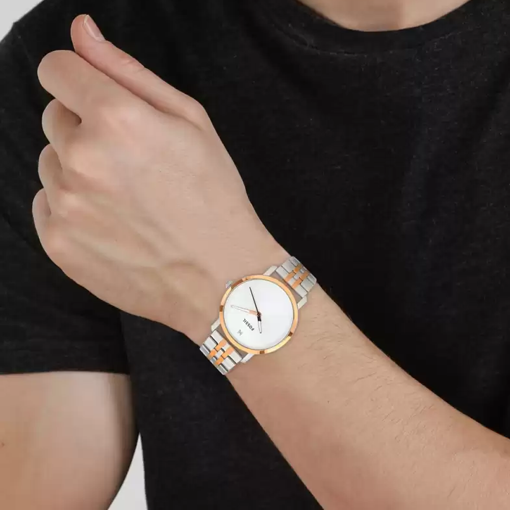 What watch is this that Luther is wearing? : r/VintageWatches