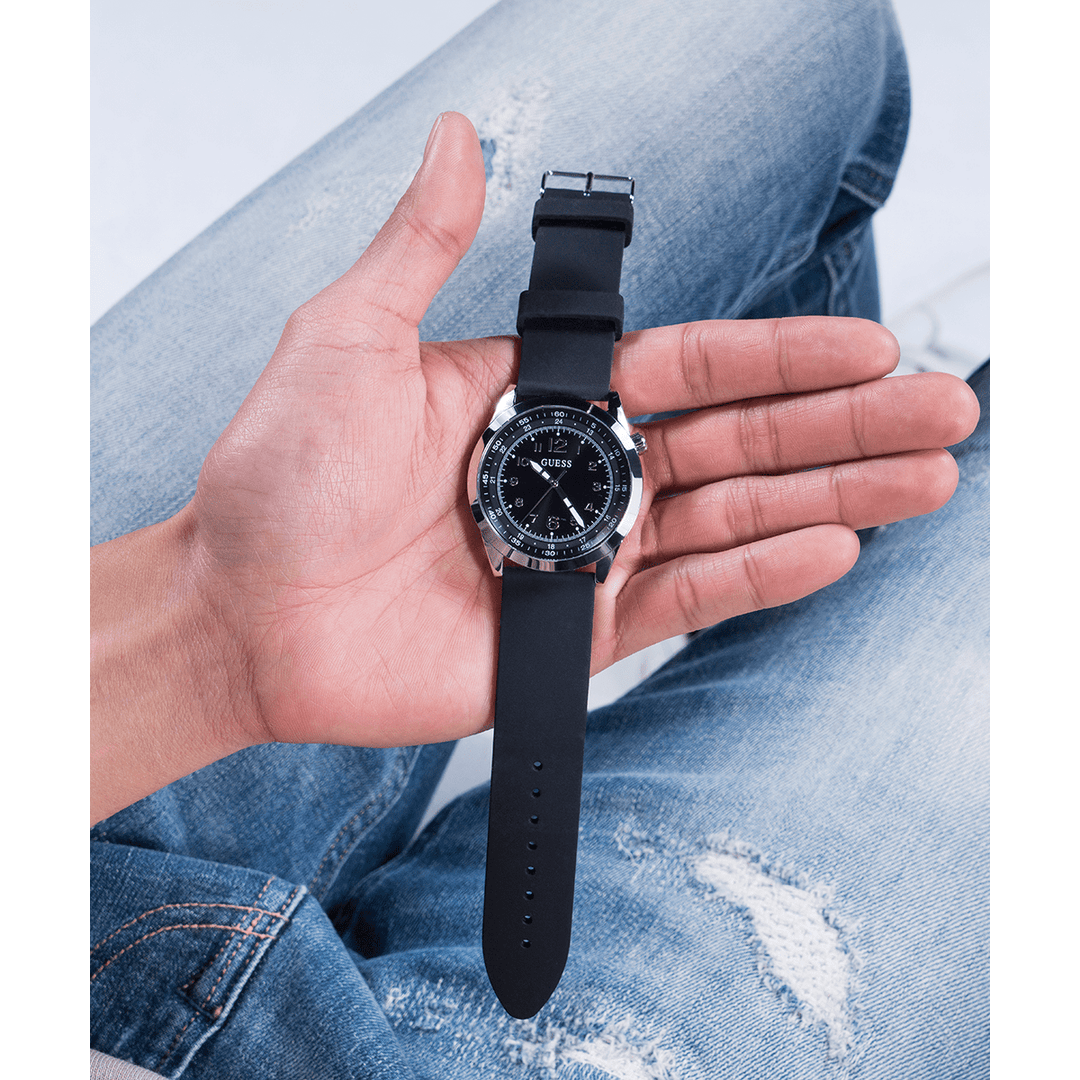 GUESS Mens Black Silver Analog Watch